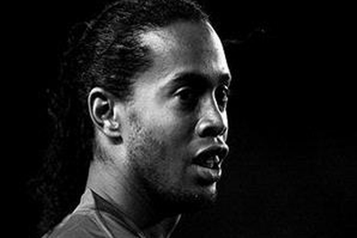Ronaldinho belum juga mendapat klub baru.