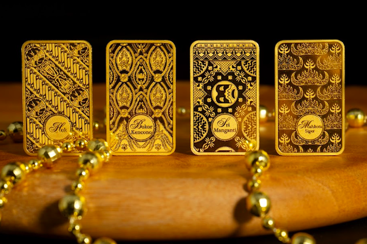 Empat produk emas bermotif batik Indonesia yang dirilis Antam