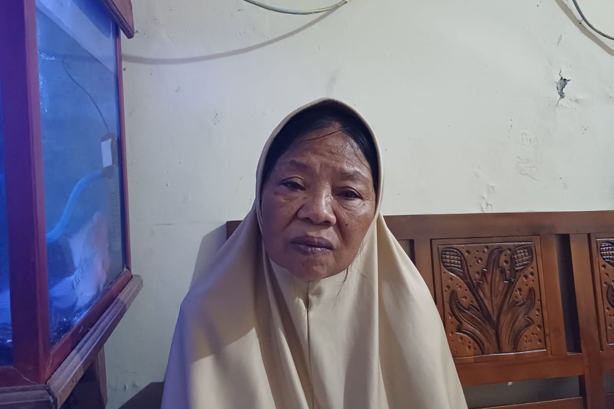 Nenek yang rumahnya dibakar anaknya sendiri Sarmini (60), saat ditemui pada Minggu (24/9/2023).