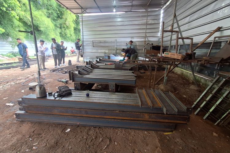 Warga Keluhkan Jembatan Tegal Alur Jakbar Tak Kunjung Jadi, Ternyata Sedang Difabrikasi