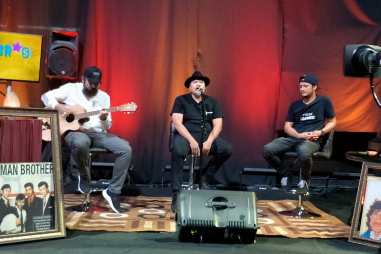 NTRL tampil dalam acara musik Selebrasi (Selebritas Beraksi), yang ditayangkan secara live streaming di Facebook Kompas.com pada Selasa (10/7/2018) siang.

