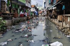 Warga Masih Buang Sampah di Kali Krukut, Begini Kondisinya