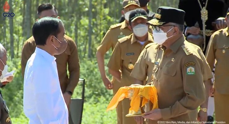 Presiden Jokowi: Tanah dan Air yang Dibawa oleh 34 Gubernur Telah Kita Satukan di IKN