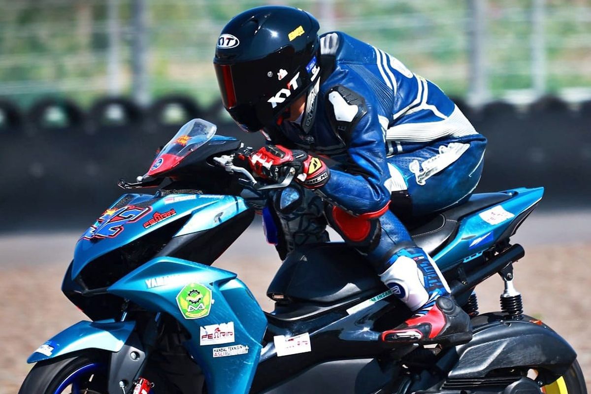 Tim balap SMK Insan Mulia Tangerang berhasil meraih podium pada seri kedua Yamaha Sunday Race yang digelar di Sirkuit Mandalika