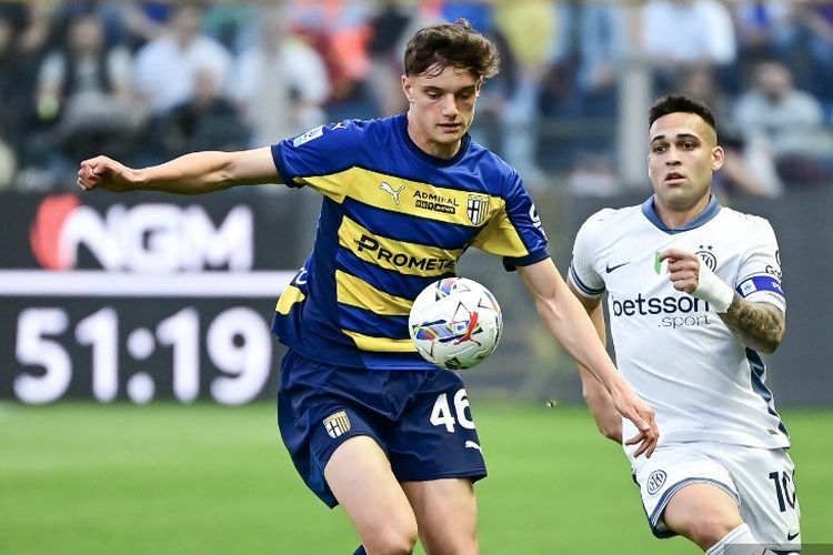 Bek Parma, Giovanni Leoni, akan segera bergabung dengan Liverpool pada jendela bursa transportation  musim panas 2025.