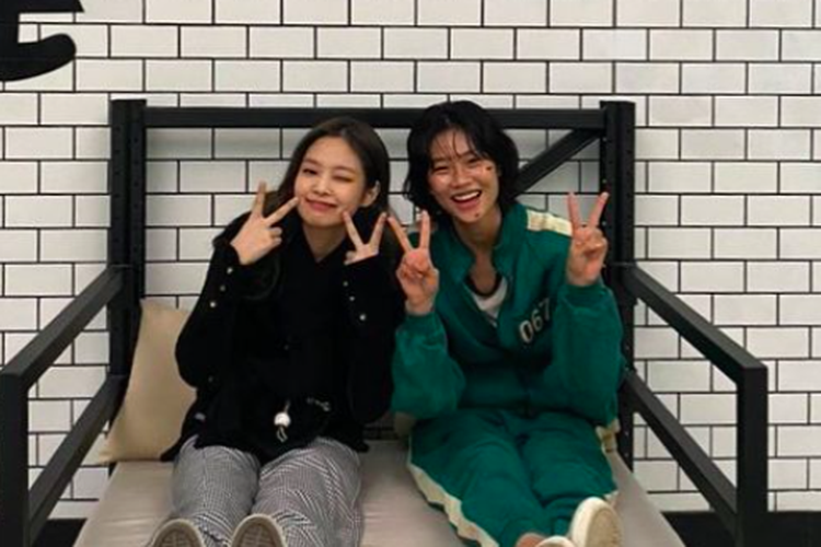 Jung Ho Yeon unggah foto bersama Jennie BLACKPINK