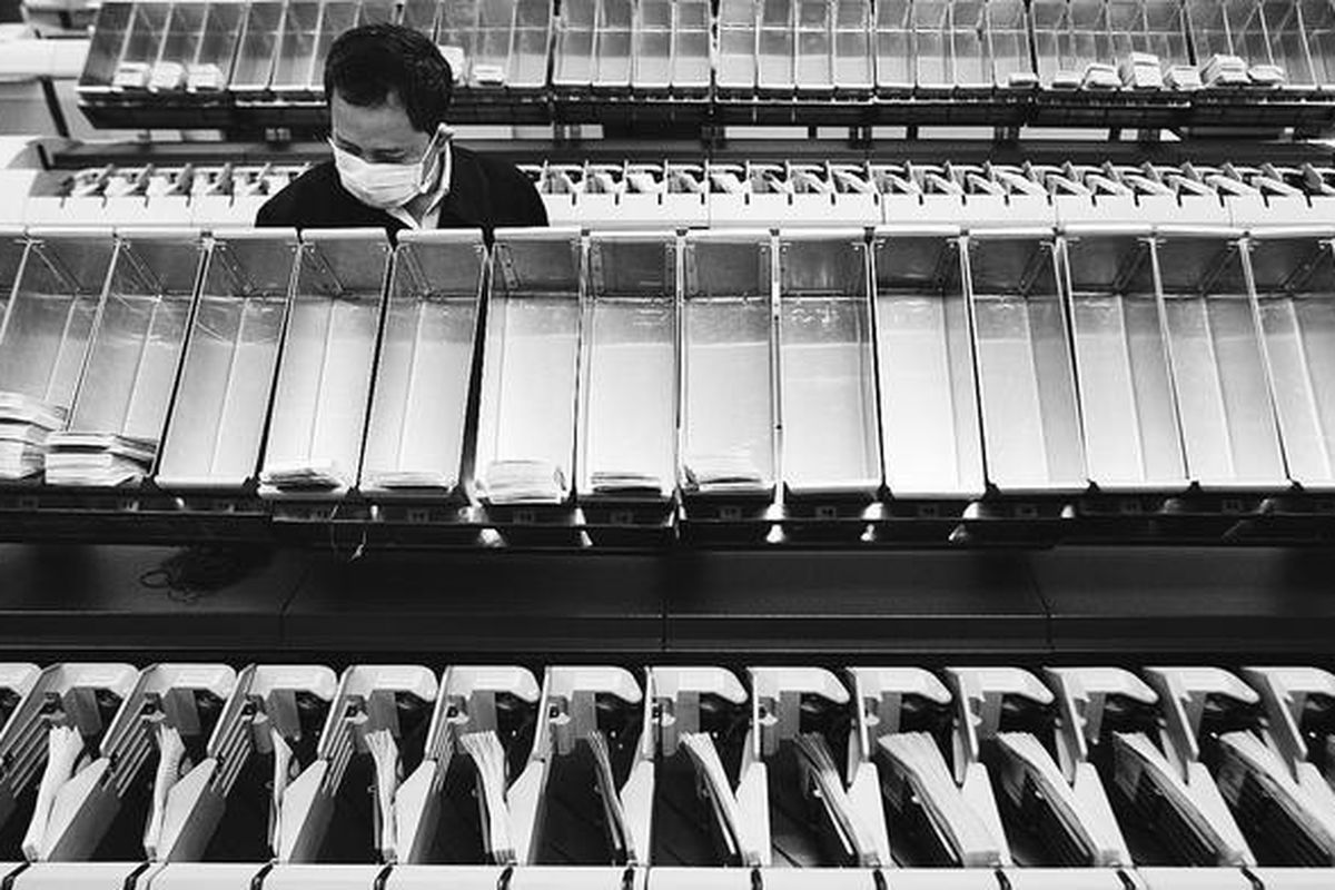 Aktivitas kliring di Bank Indonesia, Jakarta, pada hari pertama tahun 2008, Rabu (2/1).  