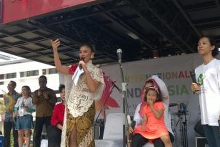 Agnez Mo tampil sebagai pembicara dalam dialog singkat peringatan Hari Perdamaian Internasional (International Day of Peace) di Balai Kota Jakarta, Jakarta Pusat, Minggu (20/9/2015).