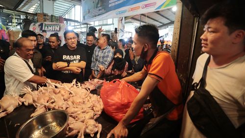 Blusukan di Pasar Flamboyan Pontianak, Anies Diminta Stabilkan Harga jika Jadi Presiden