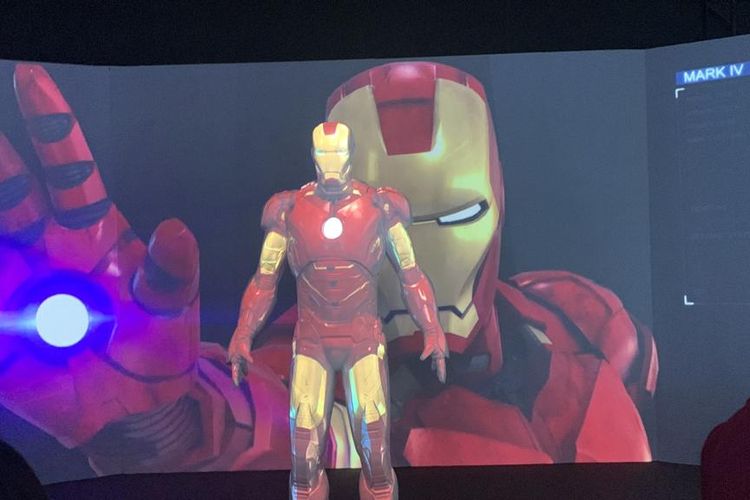 Kostum Iron Man yang digunakan oleh Robert Downey Jr. yang dipamerkan dalam Marvel Studios: A Universe Of Heroes Exhibition Indonesia, Kamis (30/6/2022) di kawasan Pondok Indah, Jakarta Selatan.