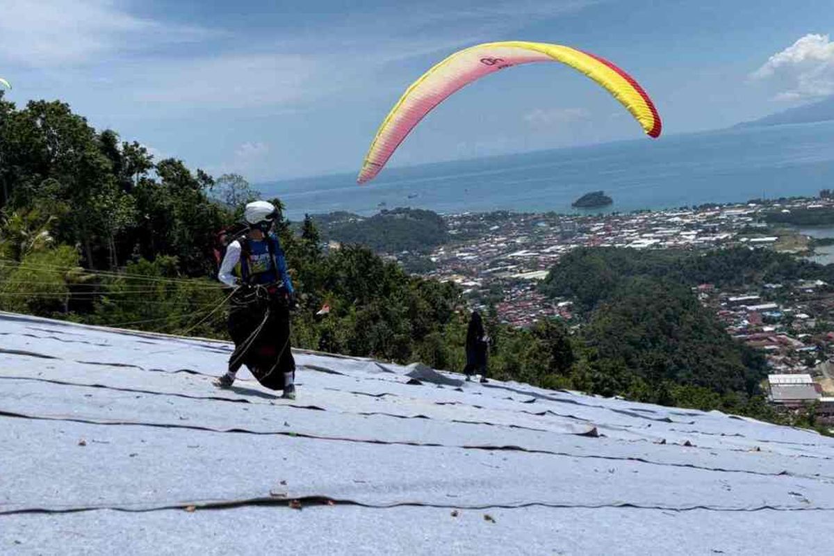 Atlet Paralayang Sumedang saat berlaga di ajang PON XX Papua.