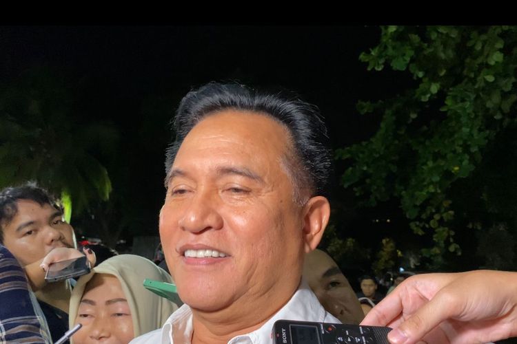Wakil Dewan Pengarah TKN Prabowo-Gibran, Yusril Ihza Mahendra saat ditemui di rumah Prabowo, Jalan Kertanegara, Jakarta, Rabu (20/3/2024). 