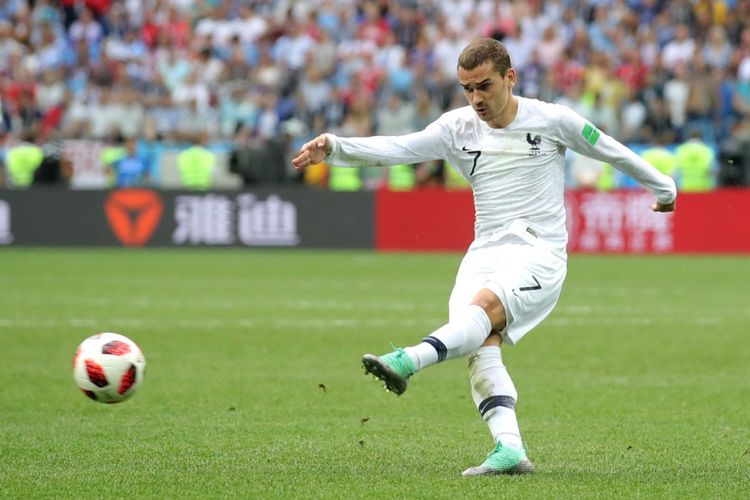 Penyerang Perancis, Antoine Griezmann saat melawan Uruguay pada babak perempat final Piala Dunia 2018 di Nizhny Novgorod Stadium, Jumat (6/7/2018).