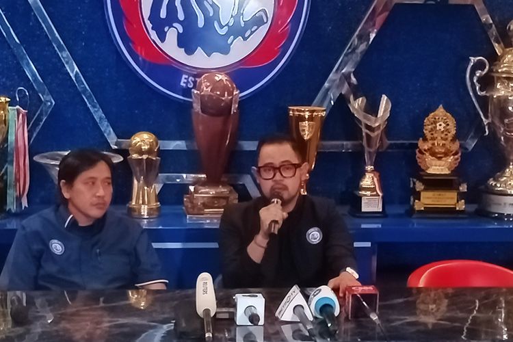 Presiden Klub Arema FC, Gilang Widya Pramana di Kantor Arema FC pada Senin (3/10/2022).