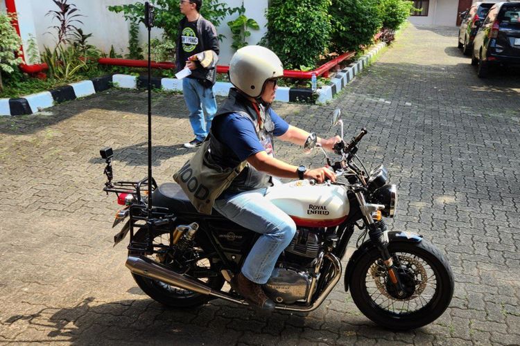 Ilustrasi motor klasik.