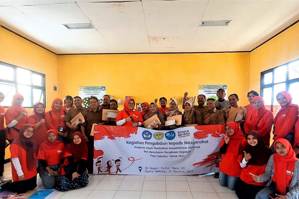 Dosen Prodi PKK FT UNJ menggelar rangkaian Pengabdian kepada Masyarakat (PkM) di Kecamatan Muara Gembong, Bekasi, Jawa Barat.