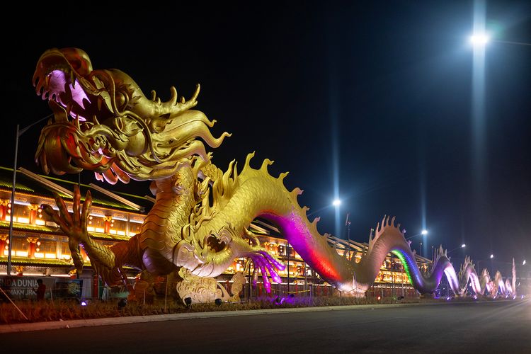 Ilustrasi Patung Naga Kemakmuran PIK 2 di PIK 2, Kabupaten Tangerang, Banten.