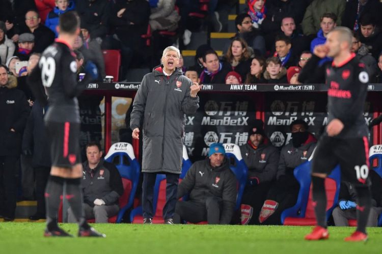 Manajer Arsenal, Arsene Wenger, menjalani pertandingan ke-810 di Premier League saat bertandang ke markas Crystal Palace, Kamis (28/12/2017).