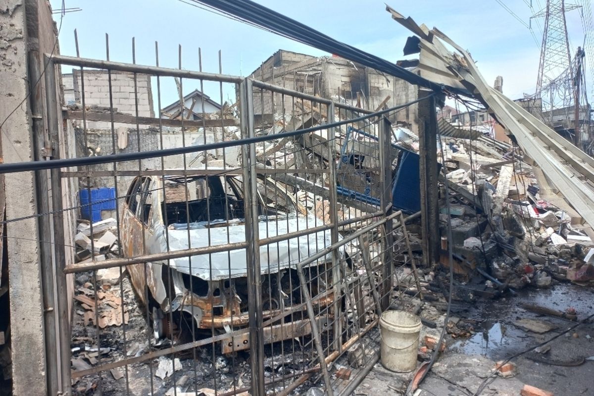 Kondisi rumah Tino telah runtuh, akibat terdampak kebakaran Depo Pertamina, Plumpang, Jakarta Utara.