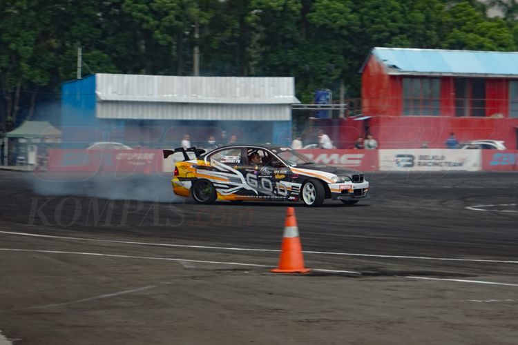 Sekolah drifting bersama Valentino Racing School