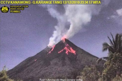 Kawah Gunung Karangetang Terus Keluarkan Lava, Warga Diimbau Tak Mendekat
