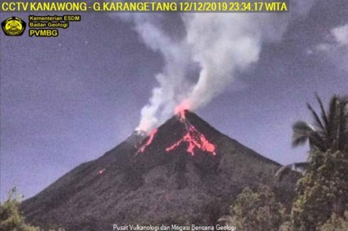 Gunung Karangetang Terus Keluarkan Lava