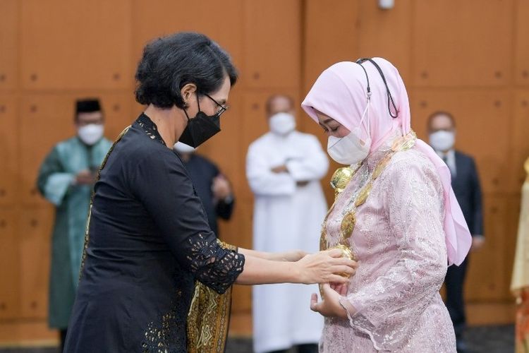 Resmi Dilantik Jadi Rektor, 