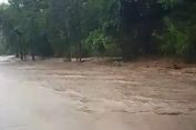 Banjir Genangi Jalan Pantura Baluran Situbondo, Arus Lalu Lintas Melambat