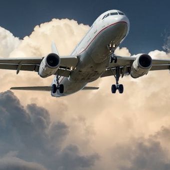 Ilustrasi pesawat terbang.