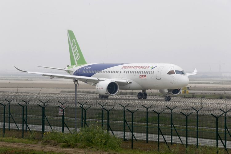 C919 adalah  pesawat pengangkut penumpang pertama buatan China yang akan menjalani uji terbang perdana pada Jumat (5/5/2017).