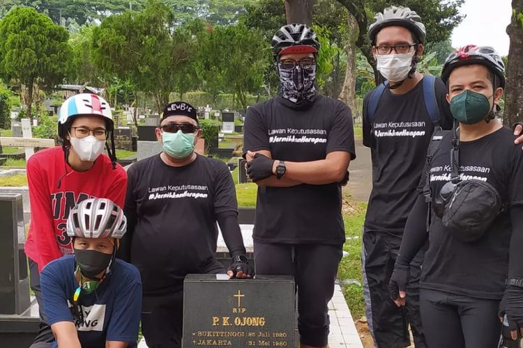 Kami berziarah ke makam pendiri Kompas Gramedia, P.K Ojong di TPU Tanah Kusir, Jakarta Selatan, Minggu (12/9/2021).