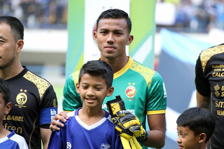 Kiper baru Persib Bandung, Teja Paku Alam, saat masih membela Sriwijaya FC pada Liga 1 2018. 