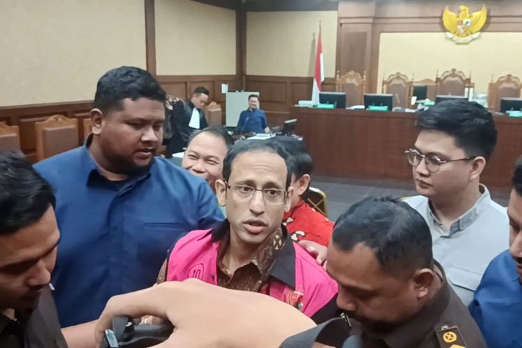 Eks Mendikbudristek Nadiem Makarim dalam sidang lanjutan kasus dugaan korupsi pengadaan laptop berbasis Chromebook di Pengadilan Tipikor Jakarta, Senin (9/2/2026). 