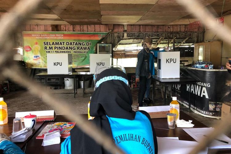 Suasana Tempat Pemungutan Suara (TPS) di Kabupaten Ogan Ilir, Sumatera Selatan saat pelaksanaan Pemilihan Kepala Daerah (Pilkada) serentak yang berlangsung pada Rabu (9/12/2020) kemarin.