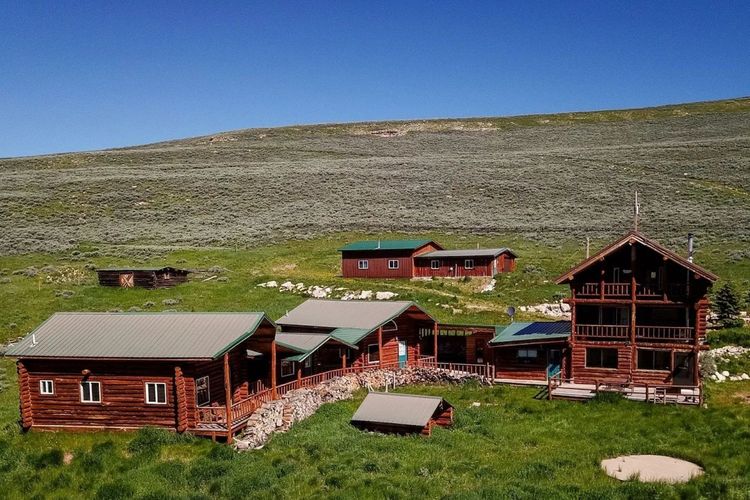 West membeli Bighorn Mountain Ranch dua bulan setelah membeli Monster Lake Ranch. 