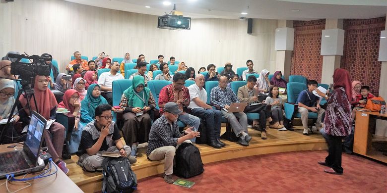 Suasana acara Diskusi Naskah Nusantara dengan tema Iluminasi dalam Naskah-naskah Nusantara? di Ruang Teater Mini Gedung Fasilitas Layanan Perpustakaan Nasional, Jakarta, Kamis (4/7/2019).
