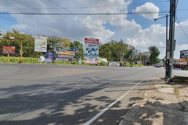 Salah satu lokasi pemasangan baliho dan spanduk Bacaleg di Kapanewon Wonosari, Gunungkidul, DI Yogyakarta