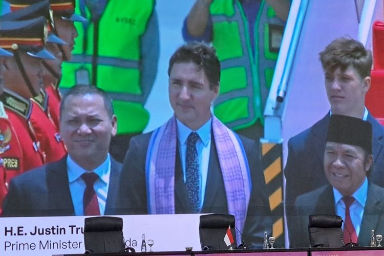 Perdana Menteri Kanada Justin Trudeau bersama sang anak, Xavier Trudeau, tiba di Indonesia pada Selasa (5/9/2023) siang untuk mengikuti rangkaian Konferensi Tingkat Tinggi (KTT) ke-43 ASEAN.