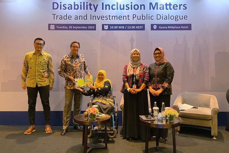 Katalis menggelar diskusi publik pada Selasa (26/9/2023), Diskusi memaparkan mengenai temuan Bank Dunia yang menyoroti sebagian besar penyandang disabilitas tidak dapat mengakses teknologi penunjang penting yang diperlukan untuk partisipasi penuh dalam pekerjaan.
