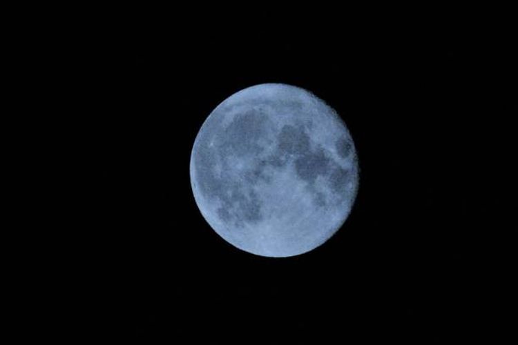 Ilustrasi fenomena super blue moon, akan terjadi pada 30-31 Agustus 2023.