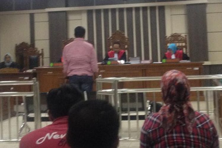 Anggota Dewan Perwakilan Rakyat Daerah (DPRD) Kabupaten Pati, Jawa Tengah, Mudasir dihukum penjara selama dua tahun dalam perkara korupsi dana hibah di Pengadilan Tipikor Semarang, Rabu (1/2/2017)