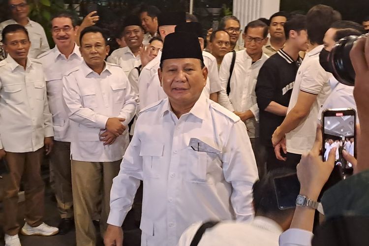 Ketua Umum Partai Gerindra Prabowo Subianto saat ditemui di rumahnya, Jalan Kertanegara, Jakarta Selatan, Kamis (27/4/2023) malam. 