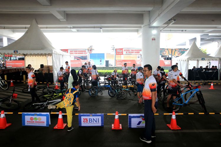 Journalist Push Bike 2023 yang merupakan kompetisi sepeda push bike untuk anak-anak digelar di Pasar Modern Intermoda BSD City, Cisauk, Kabupaten Tangerang, pada Sabtu (4/11/2023).