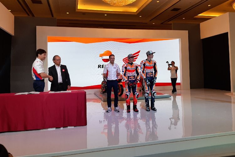 Repsol Honda Team resmikan seragam baru, tetap dengan logo One Heart dan Satu Hati.