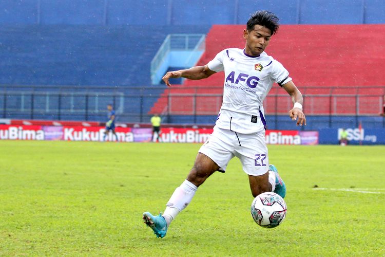 Pemain Persik Kediri Riyatno Abiyoso saat pertandingan laga terakhir babak penyisihan Grup D Piala Presiden 2022 melawan PSM Makassar yang berakhir dengan skor 0-0 di Stadion Kanjuruhan Kepanjen, Kabupaten Malang, Minggu (19/6/2022) sore.