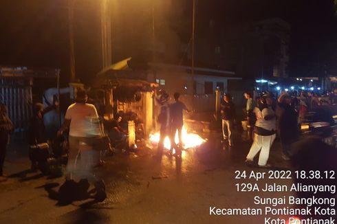 Pertalite Tumpah Tersambar Api Tambal Ban, Dua Sepeda Motor Hangus Terbakar 