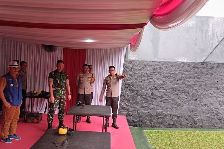 Kapolda Jabar Irjen Akhmad Wiyagus meninjau lapangan tembak di Mapolres Ciamis, Jumat (24/5/2024).