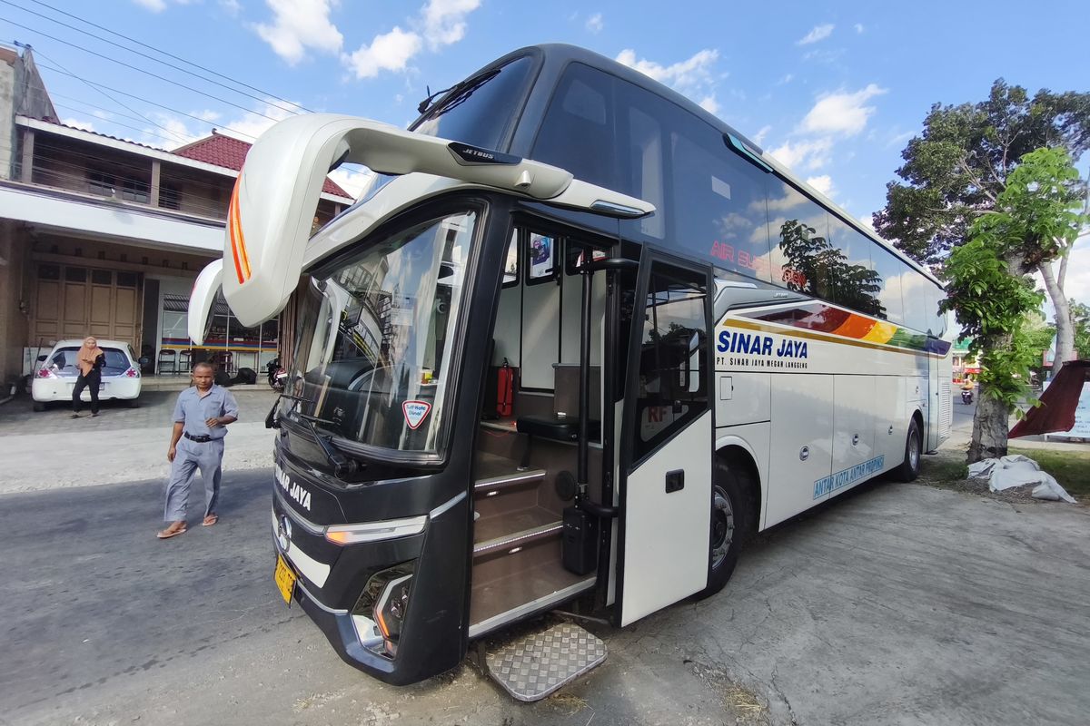 Bus Sinar Jaya Wonosari - Kutabumi via Cawas Klaten