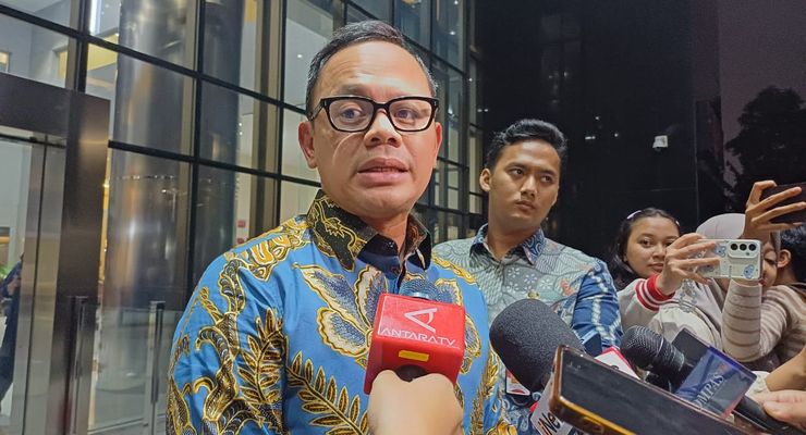 Pelantikan Kepala Daerah Bertahap Dikeluhkan, Wamendagri Klaim demi Kepentingan Nasional