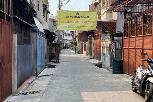 Warga Tambora Larang Anak-anak Bermain Bola di Tengah Jalan Buntut Bocah Tewas Terlindas Mobil